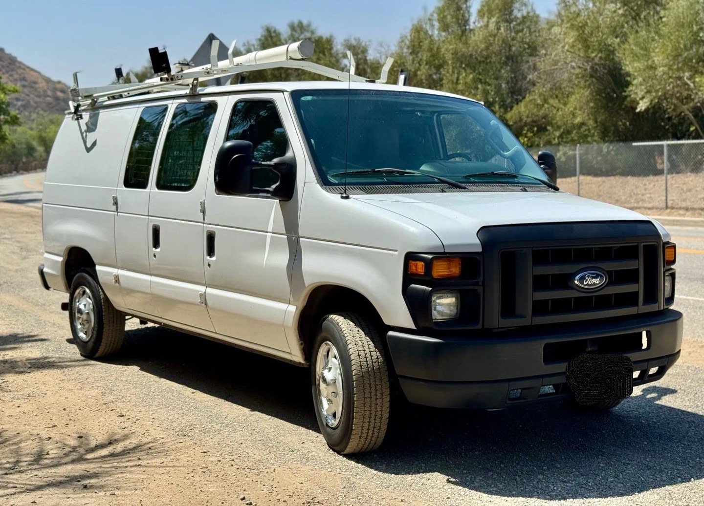 Used 2010 Ford E-250 and Econoline 250 image 1