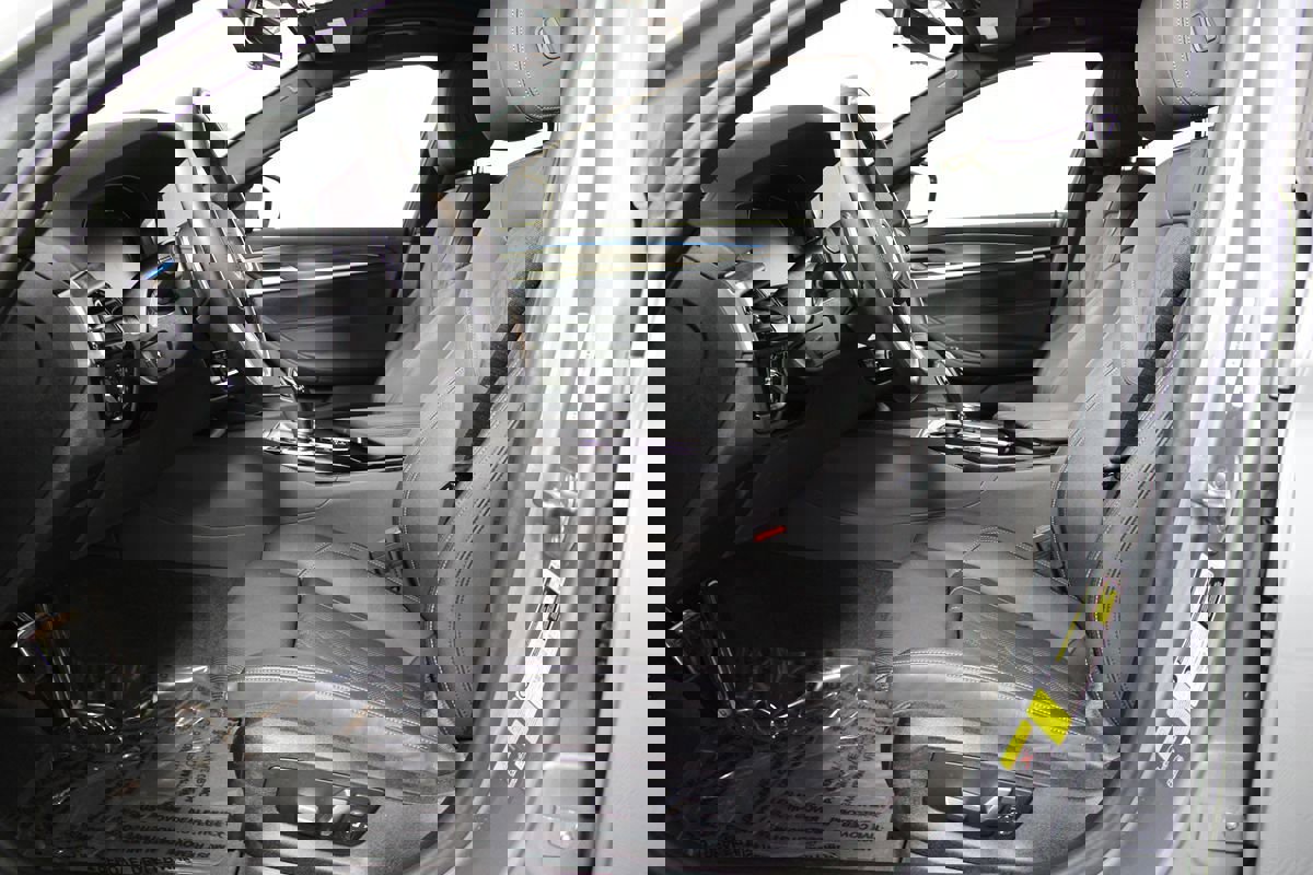 Used 2023 BMW 530e 530e w/ M Sport Package image 8