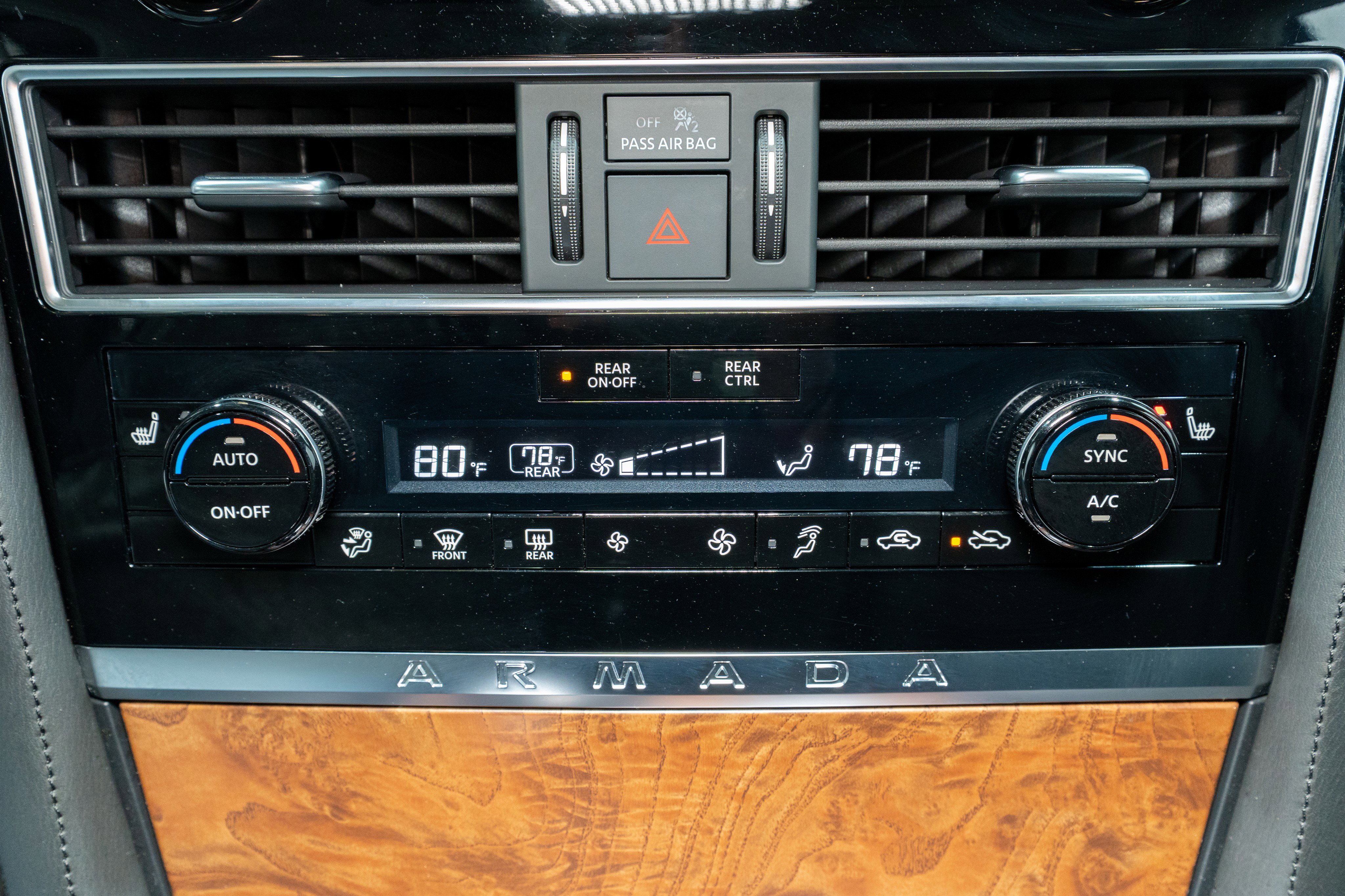 Used 2024 Nissan Armada SL w/ Captain's Chairs Package image 21