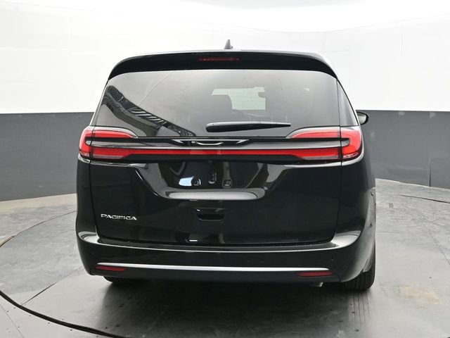 New 2027 Chrysler Pacifica Select FWD image 5