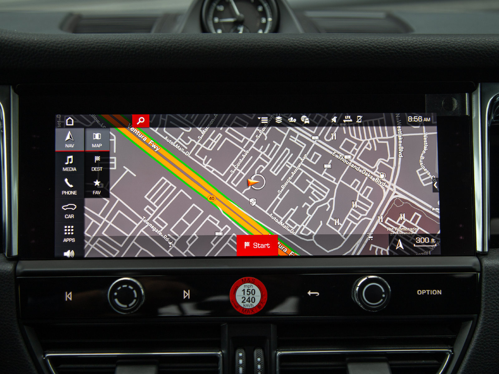 Certified 2024 Porsche Macan AWD/4WD image 19