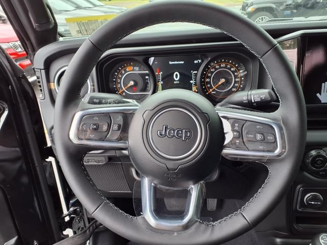 New 2025 Jeep Wrangler Unlimited Sahara AWD/4WD image 15