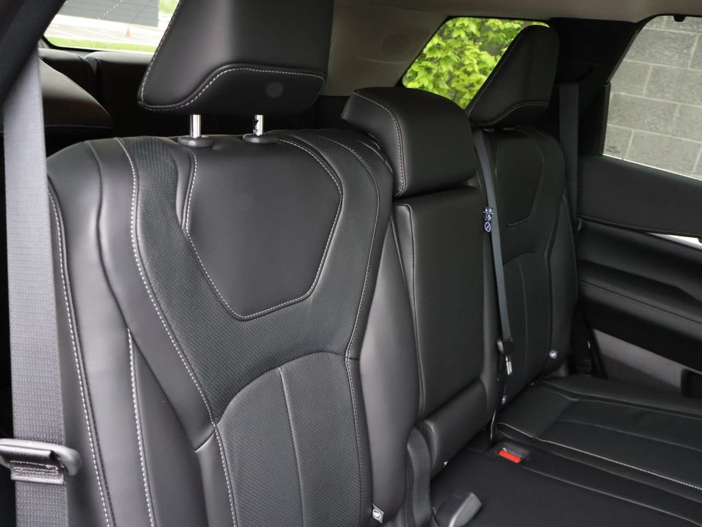Used 2025 INFINITI QX60 Sensory w/ Cargo Package AWD/4WD image 14