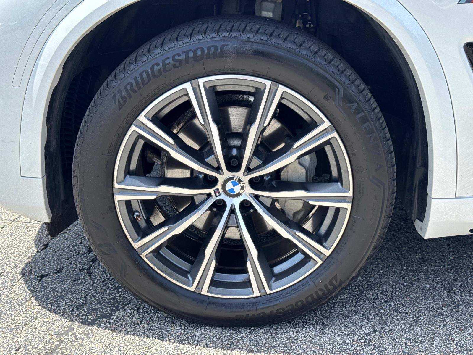 Used 2021 BMW X5 xDrive40i w/ M Sport Package AWD/4WD image 9