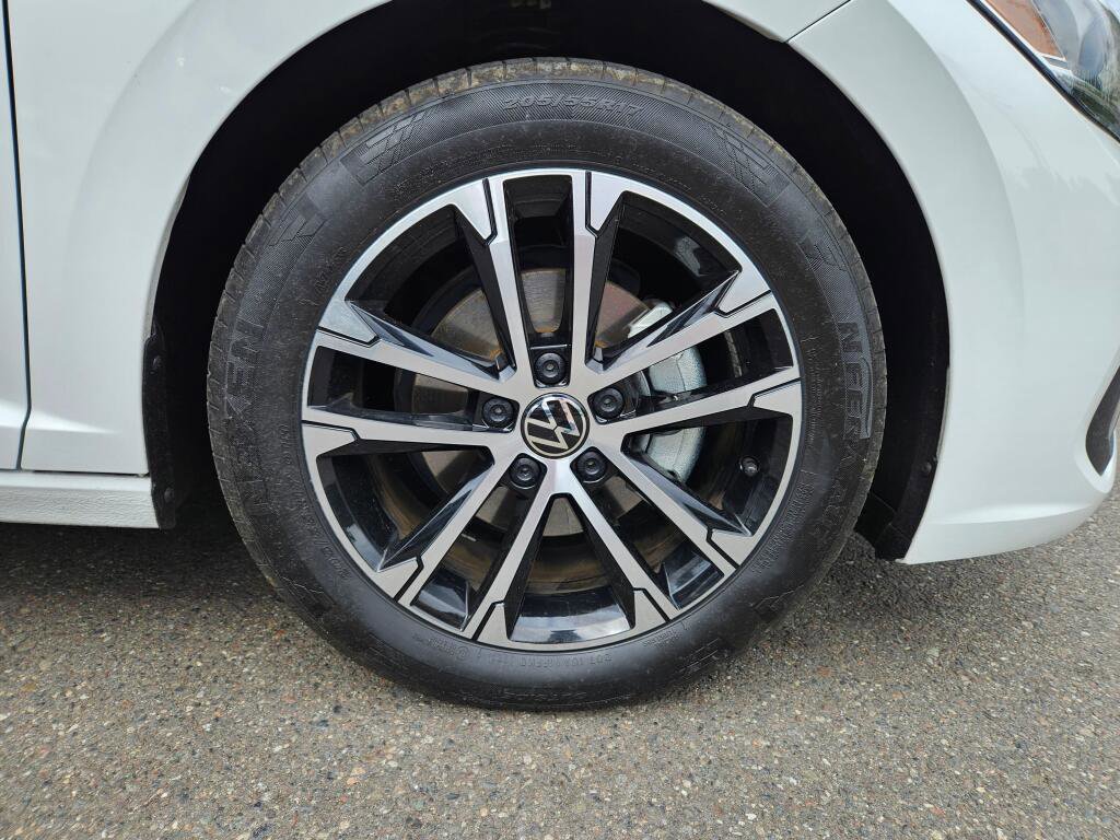 Used 2024 Volkswagen Jetta Sport FWD image 8