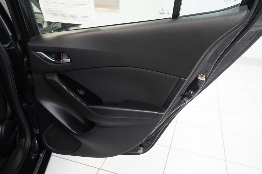 Used 2017 MAZDA MAZDA3 Sport FWD image 28