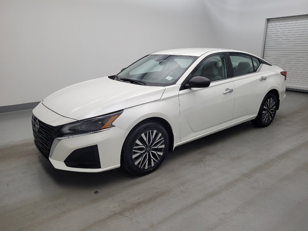 Used 2024 Nissan Altima 2.5 SV AWD/4WD image 2