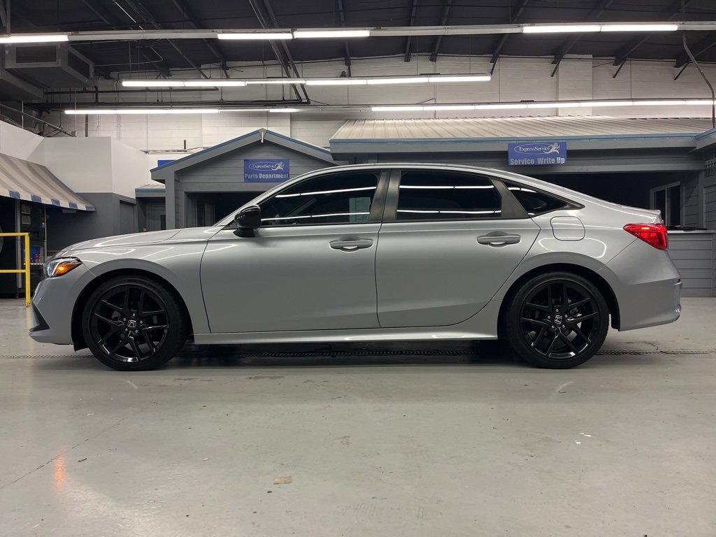 Used 2023 Honda Civic Sport image 4