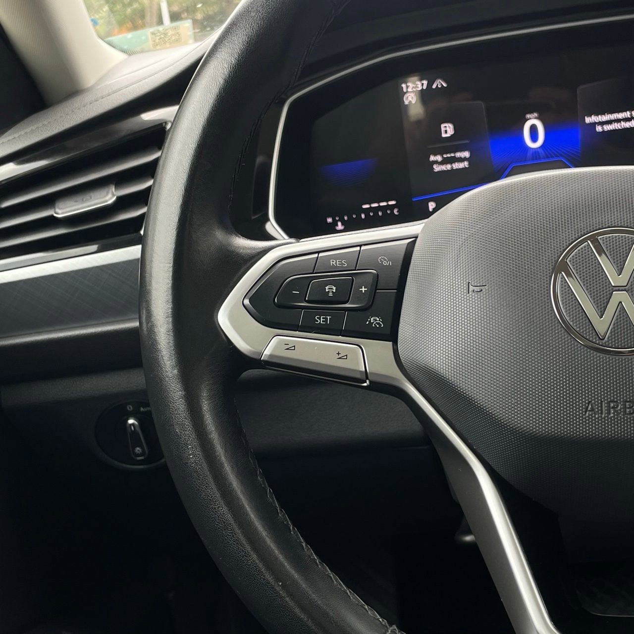Used 2024 Volkswagen Jetta SE FWD image 14