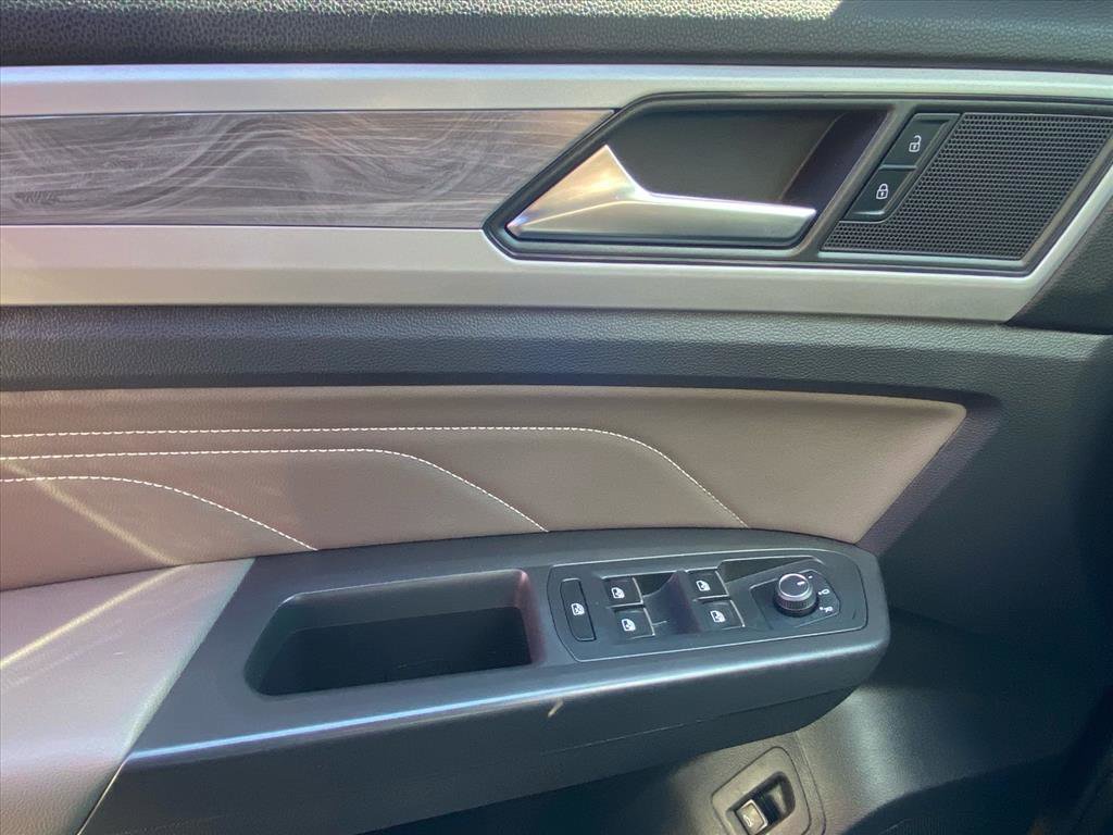 Certified 2023 Volkswagen Atlas Cross Sport SE w/ Panoramic Sunroof Package image 16