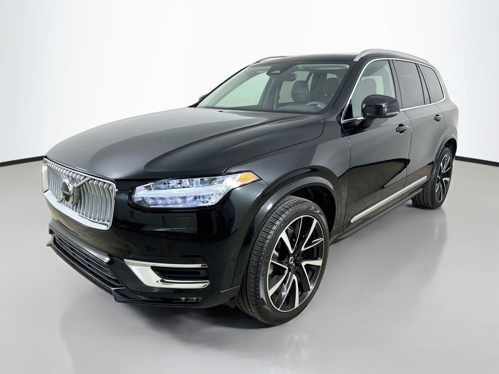 Used 2023 Volvo XC90 B6 Plus