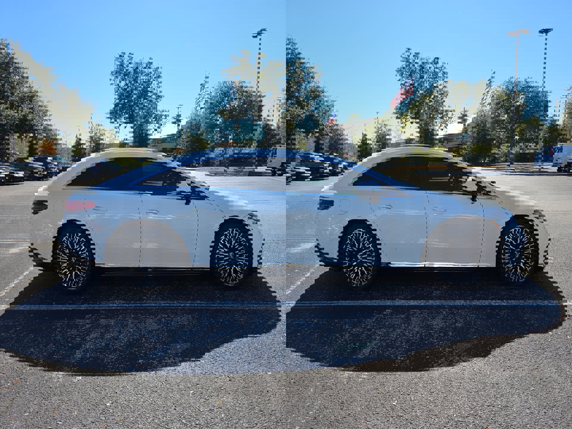 Used 2023 Mercedes-Benz EQS 450+ 450 w/ AMG Line Exterior Package image 6