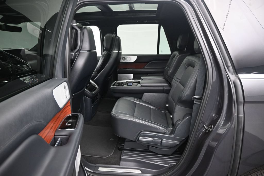 Used 2023 Lincoln Navigator L Reserve AWD/4WD image 19