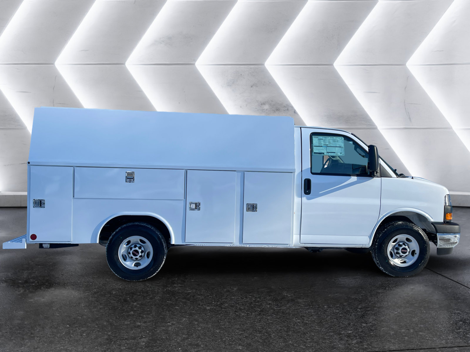 New 2026 GMC Savana 3500 w/ Power Convenience Package RWD image 7