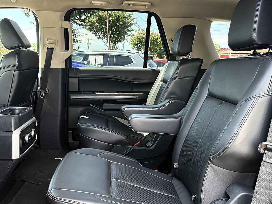 Used 2024 Ford Expedition XLT AWD/4WD image 10