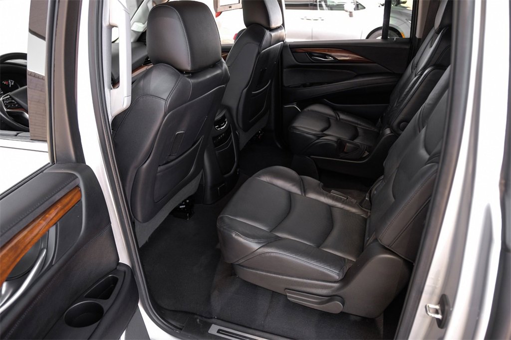 Used 2019 Cadillac Escalade ESV Luxury image 43