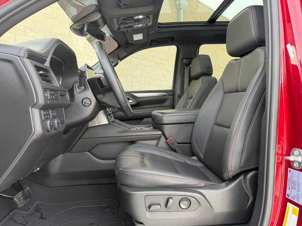 Used 2024 Chevrolet Suburban RST w/ Luxury Package image 22