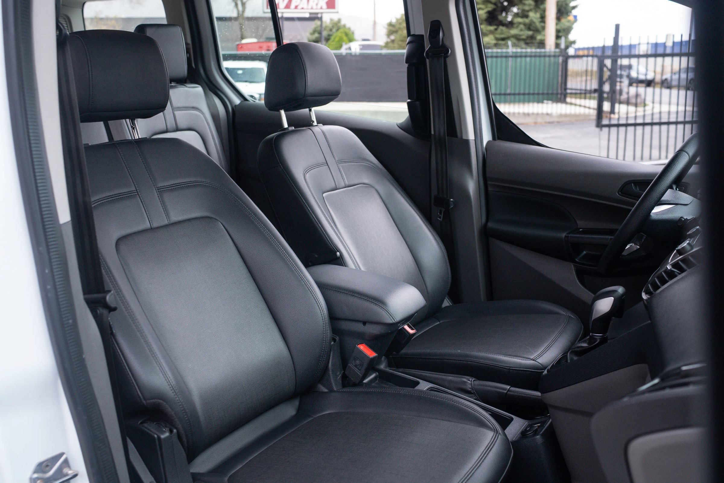 Used 2023 Ford Transit Connect XL FWD image 25