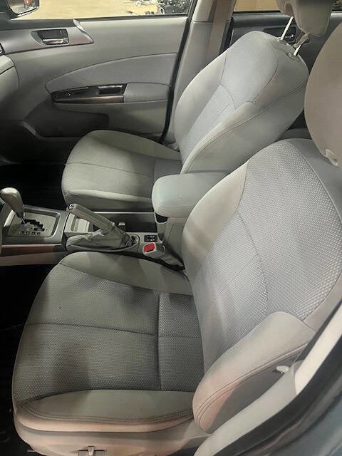 Used 2012 Subaru Forester 2.5X Premium w/ All-Weather Pkg image 11