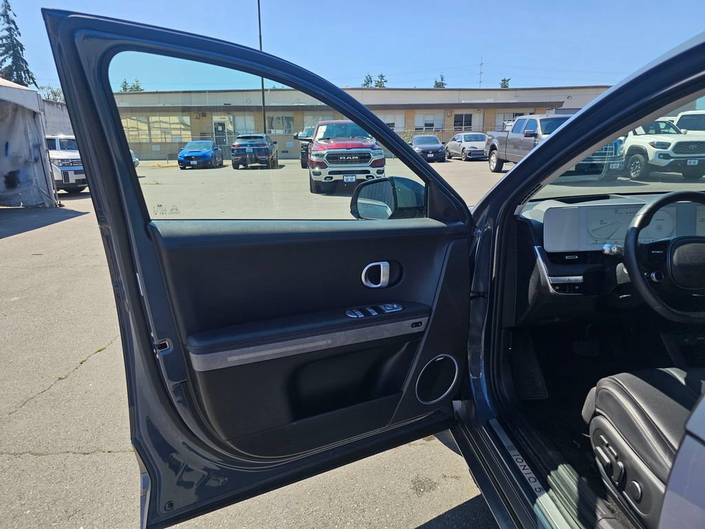 Used 2024 Hyundai Ioniq 5 Limited AWD/4WD image 18