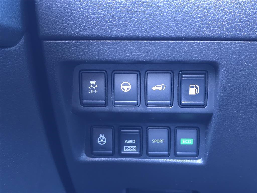 Used 2020 Nissan Rogue SV w/ Premium Package image 22