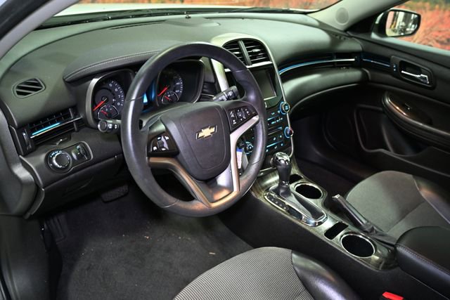 Used 2016 Chevrolet Malibu LT image 18