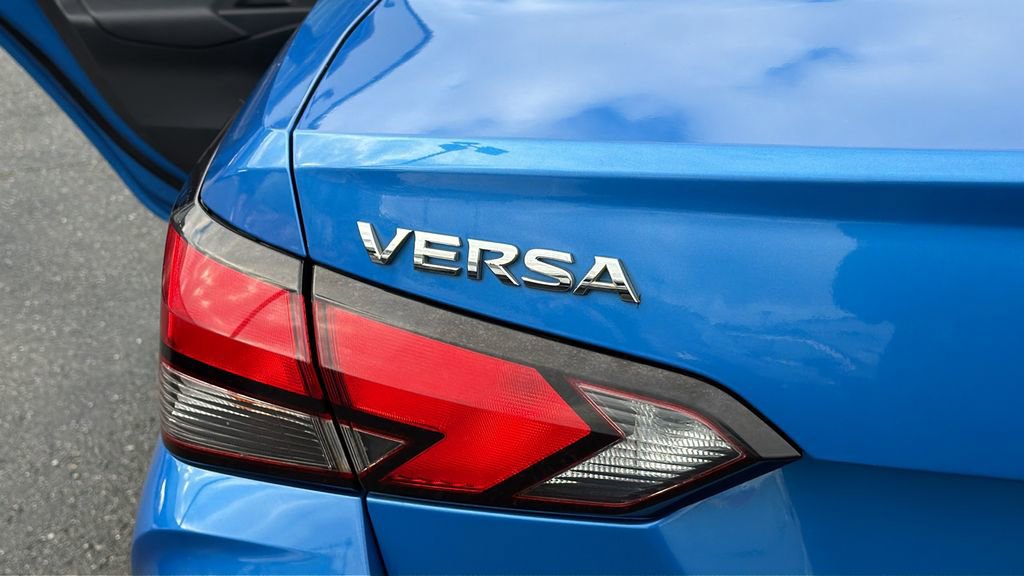 Used 2023 Nissan Versa SV image 12