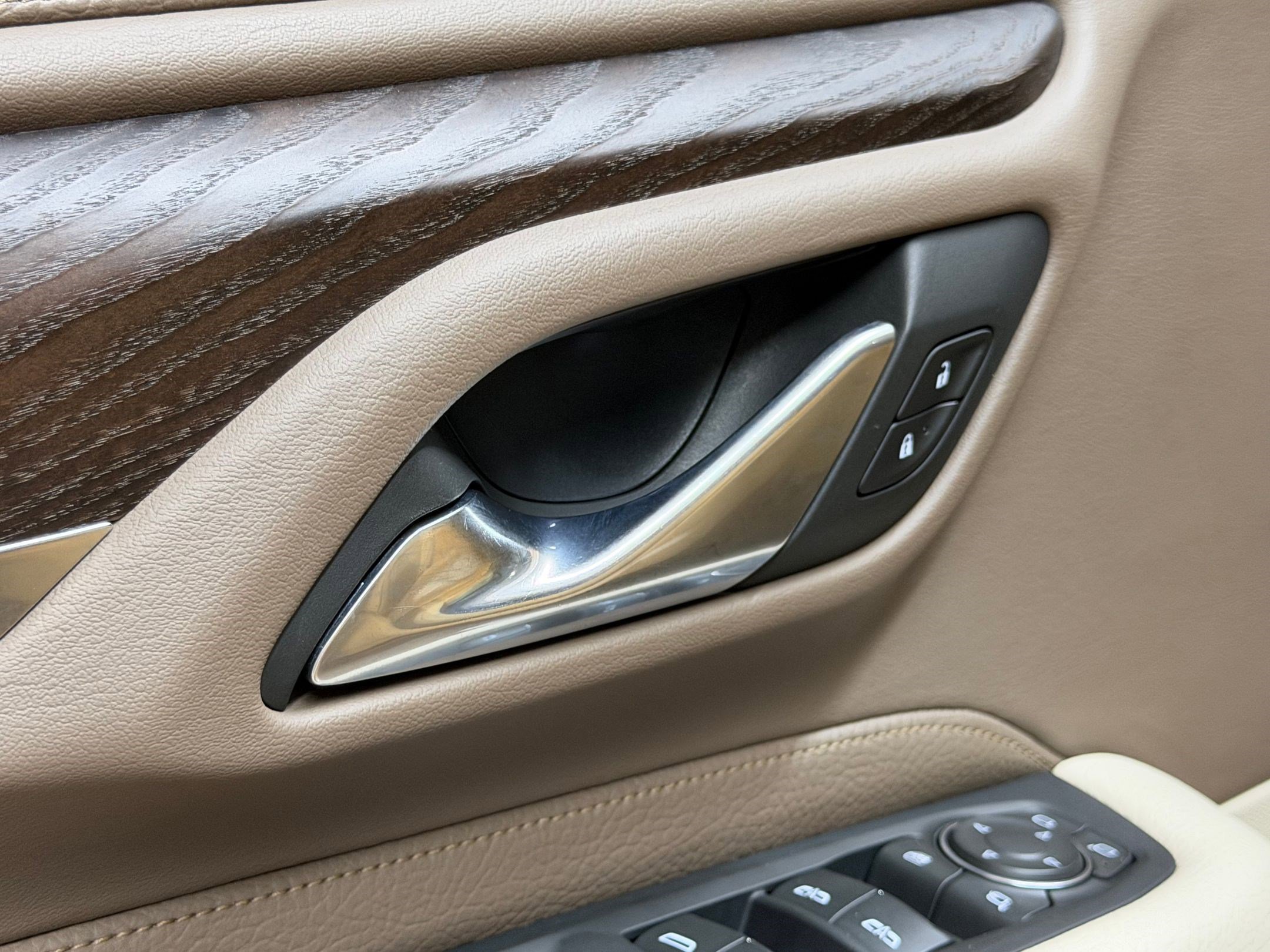 Used 2023 GMC Yukon XL Denali image 24