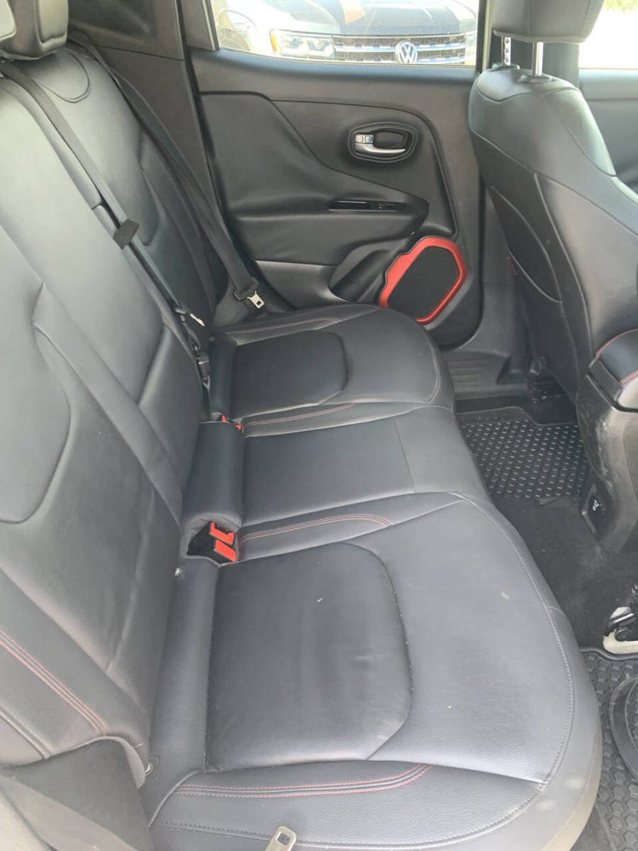 Used 2015 Jeep Renegade Trailhawk w/ Premium Leather Group AWD/4WD image 21