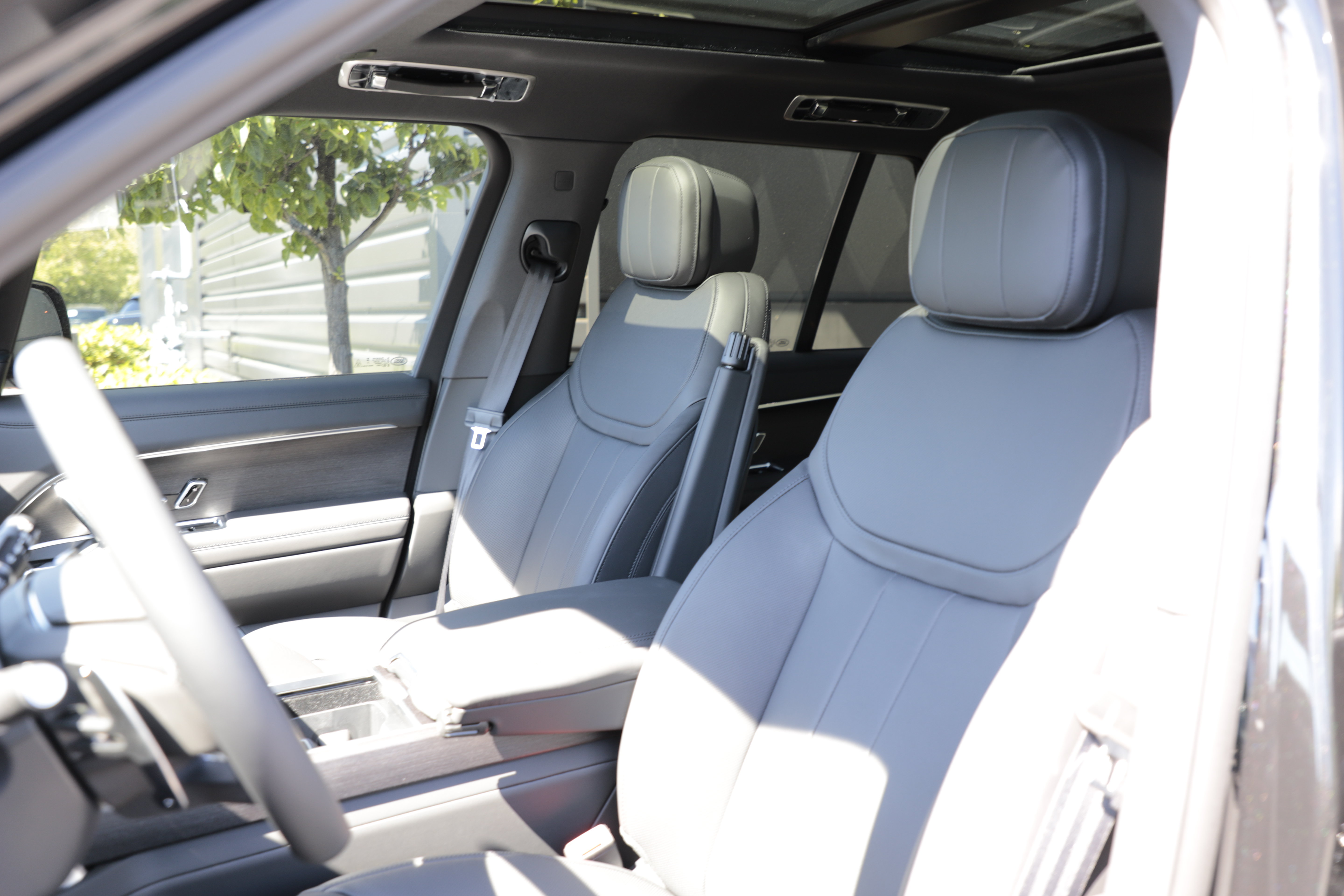 New 2026 Land Rover Range Rover SE AWD/4WD image 17
