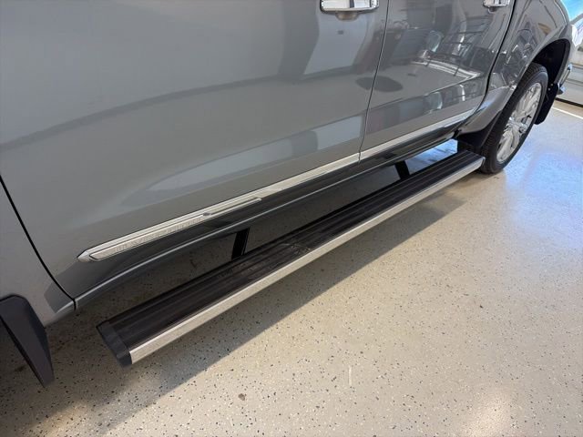 Used 2023 Chevrolet Silverado 1500 High Country w/ High Country Premium Package image 9