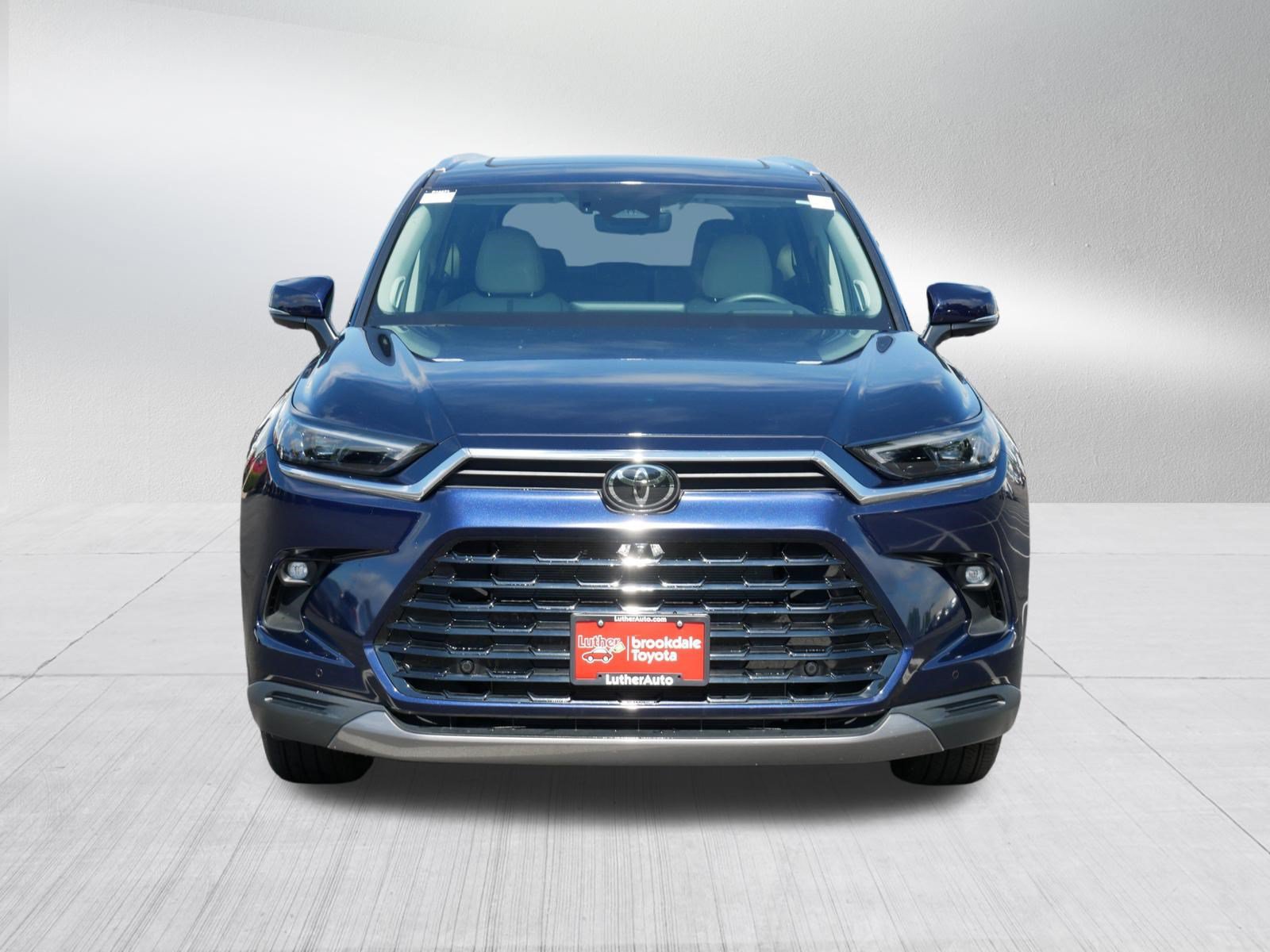 Certified 2025 Toyota Grand Highlander AWD image 2