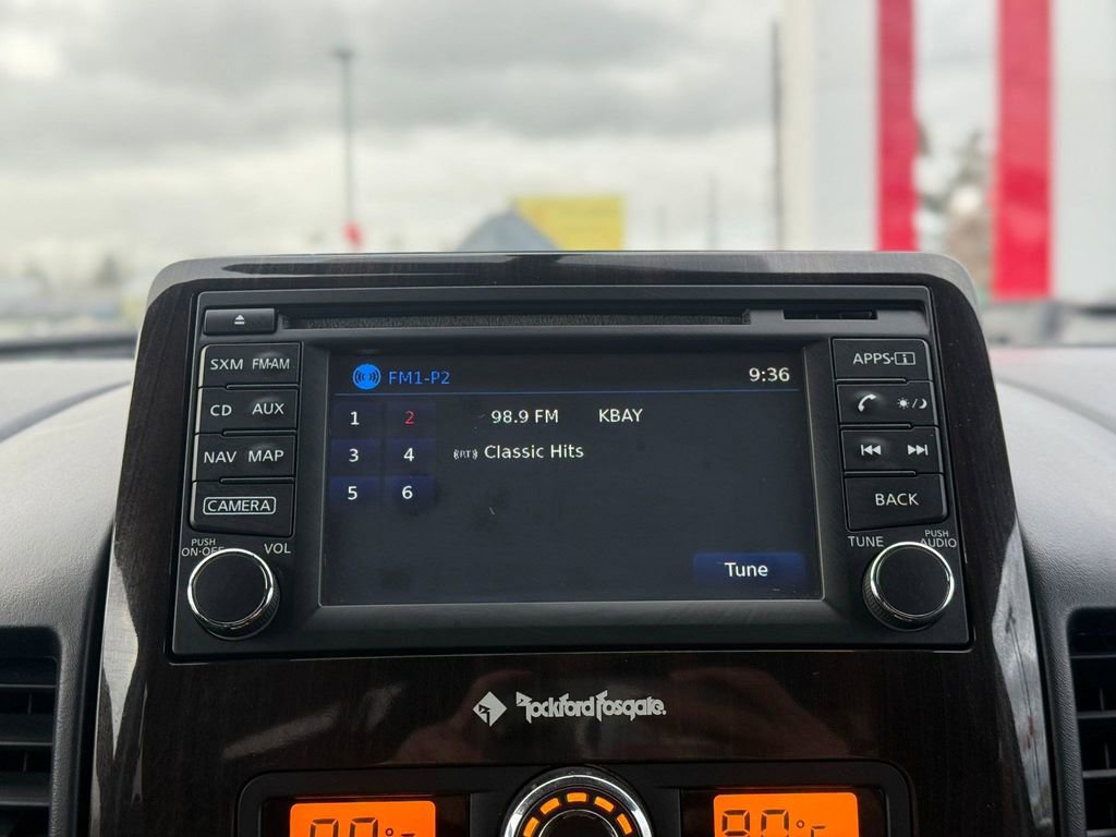 Used 2015 Nissan Titan SL image 23