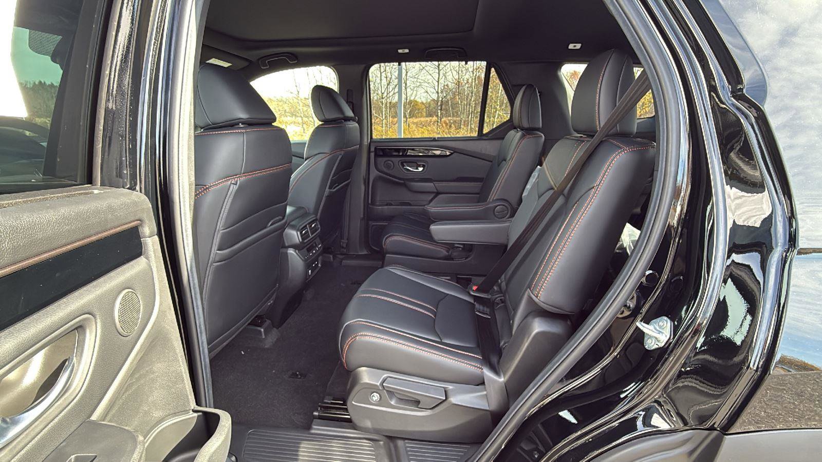 New 2025 Honda Pilot TrailSport image 24