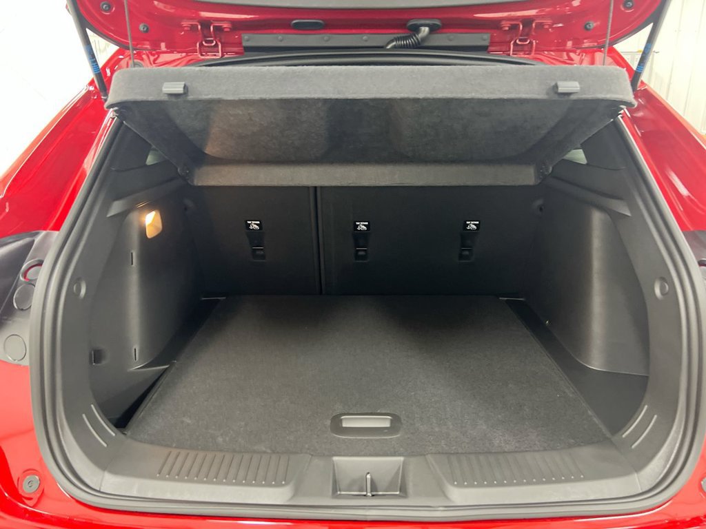 New 2026 Chevrolet Trax RS w/ Sunroof Package FWD image 24