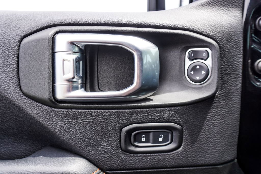 Used 2022 Jeep Gladiator Mojave w/ LED Lighting Group AWD/4WD image 18