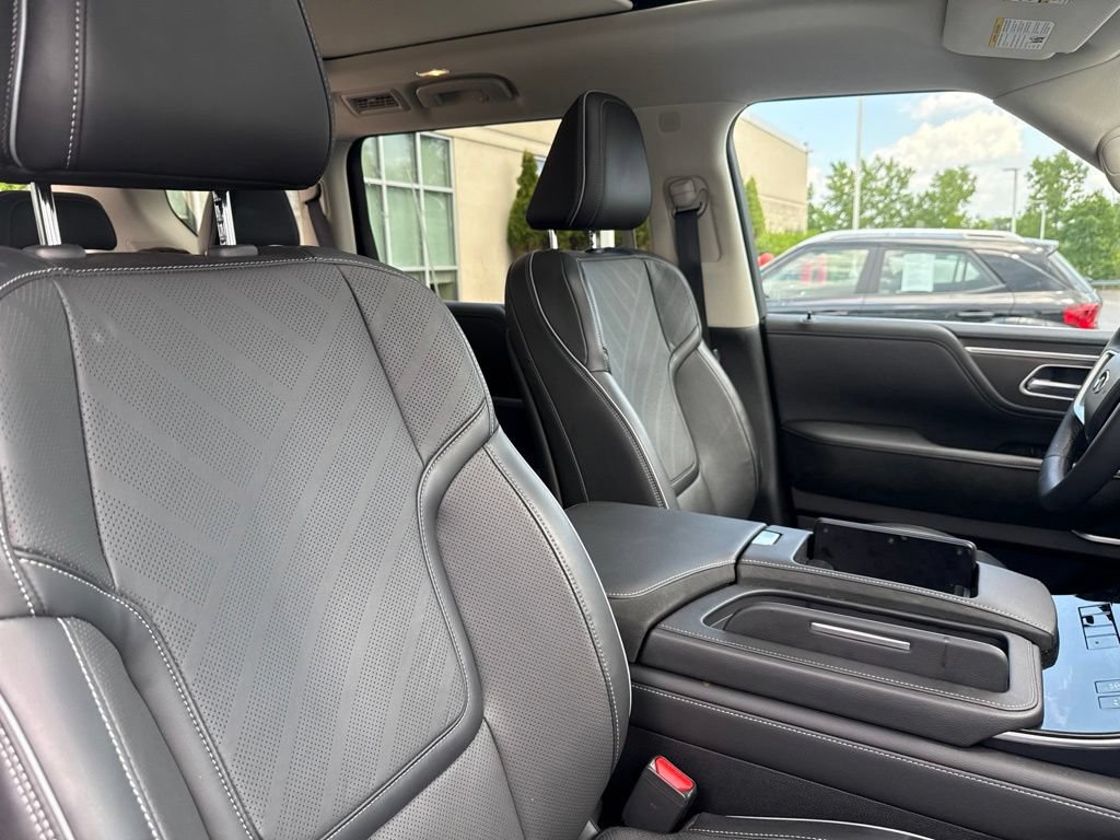 Certified 2026 INFINITI QX80 Luxe w/ Cargo Package AWD/4WD image 33