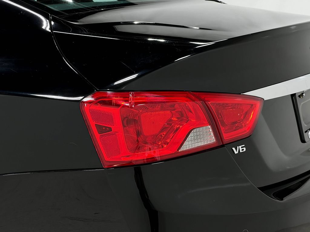 Used 2015 Chevrolet Impala LTZ FWD image 35
