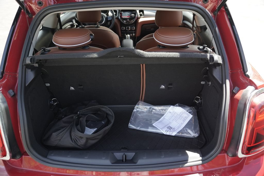 Certified 2024 MINI Cooper SE w/ Signature Upholstery Package FWD image 12