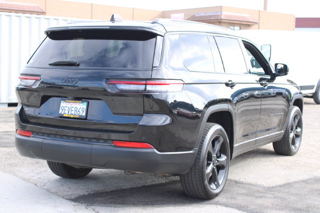 Used 2023 Jeep Grand Cherokee L Laredo RWD image 5