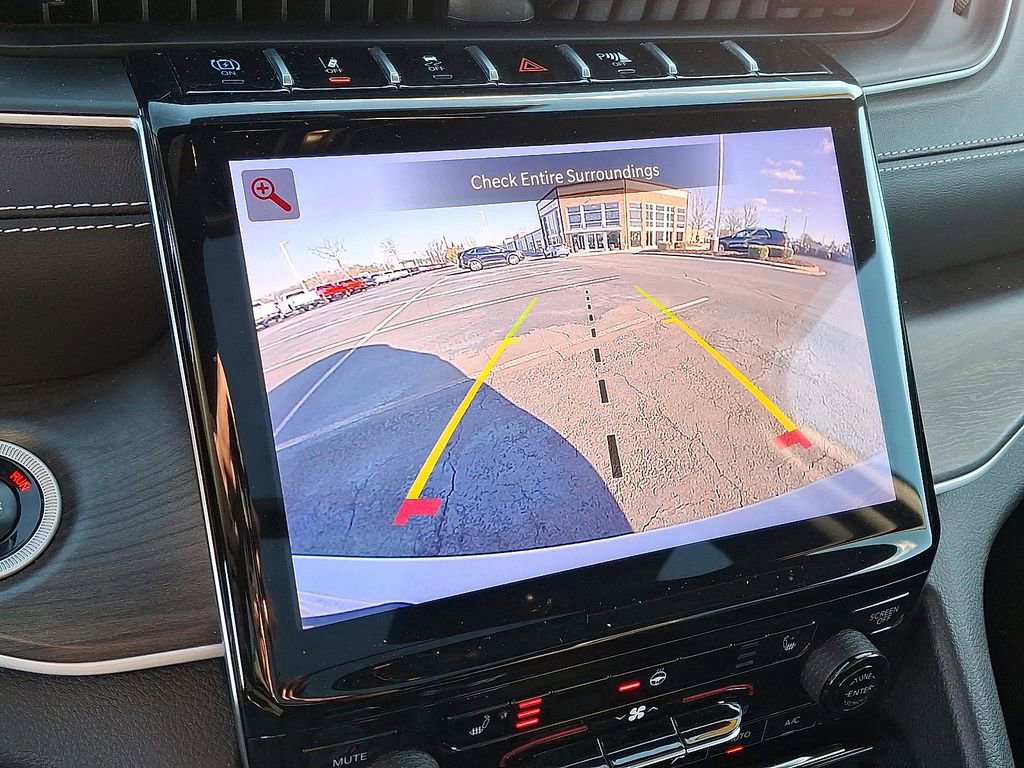 Used 2024 Jeep Grand Cherokee Limited 4xe image 18