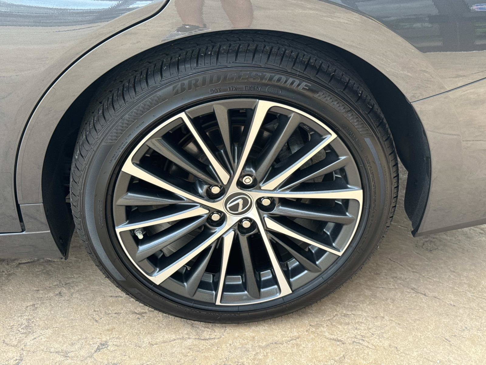 Certified 2024 Lexus ES 350 w/ Premium Package FWD image 54