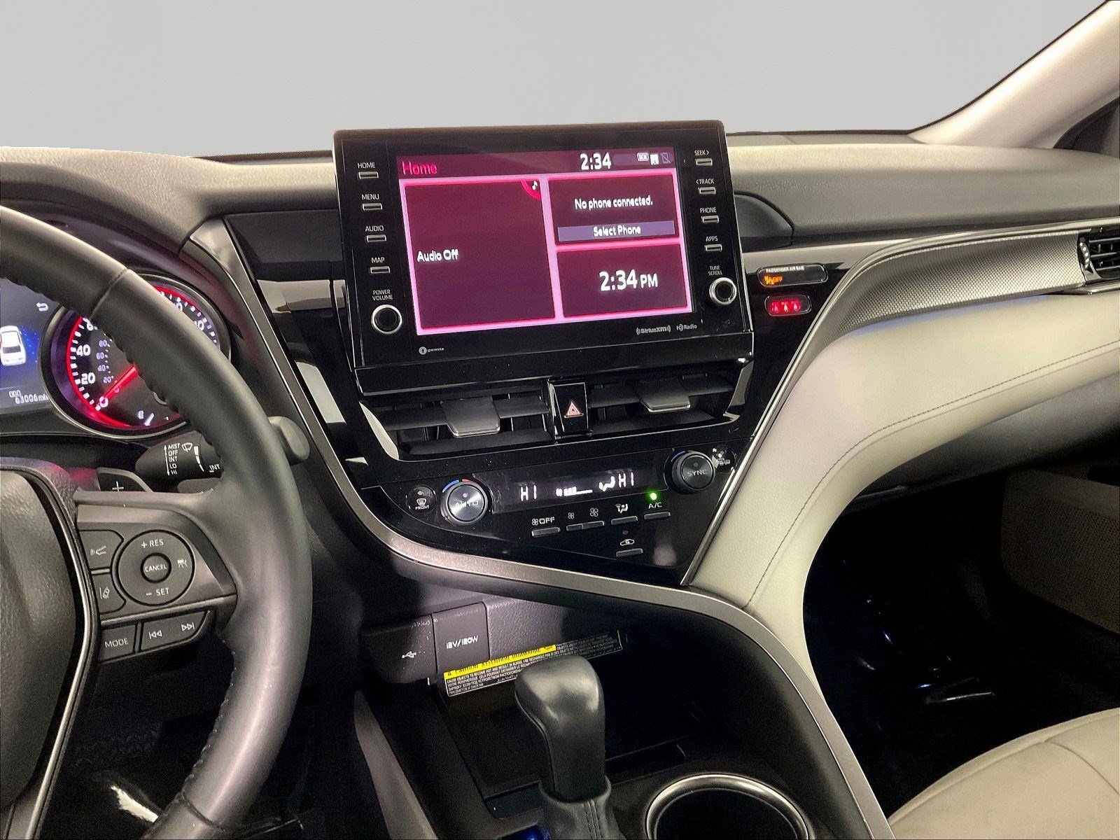 Used 2021 Toyota Camry XSE FWD image 9