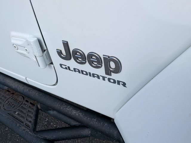 Used 2020 Jeep Gladiator Overland AWD/4WD image 12