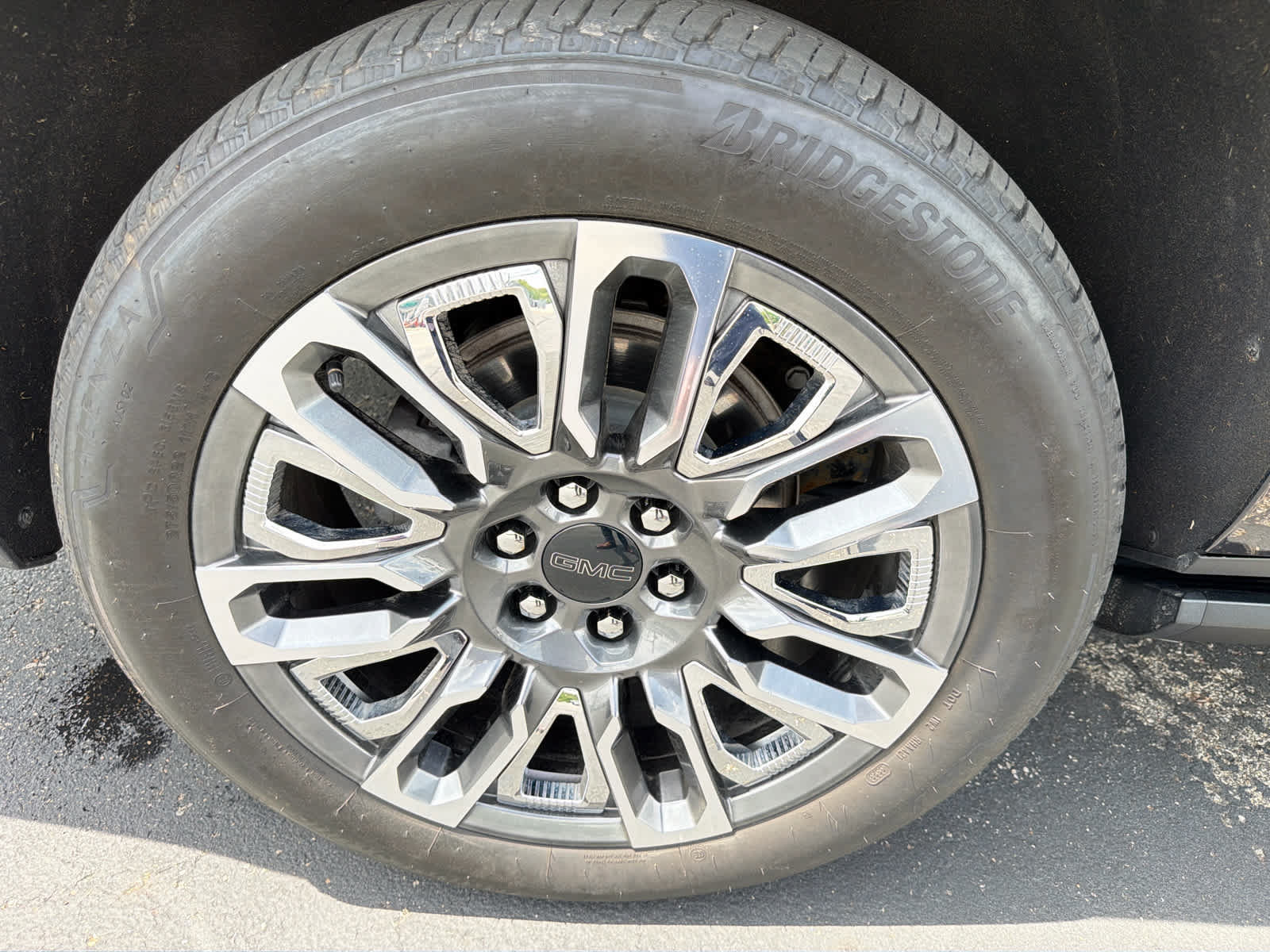 Used 2023 GMC Yukon XL Denali Ultimate AWD/4WD image 15