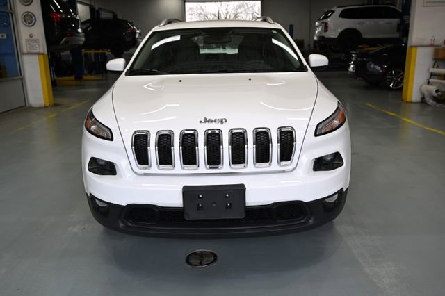 Used 2018 Jeep Cherokee Latitude Plus w/ Cold Weather Group image 2
