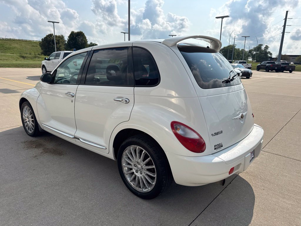Used 2008 Chrysler PT Cruiser Limited FWD image 22