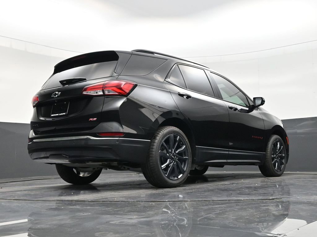 Used 2022 Chevrolet Equinox RS w/ RS Leather Package FWD image 25