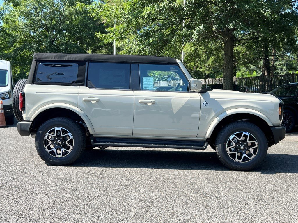 New 2025 Ford Bronco Outer Banks image 3