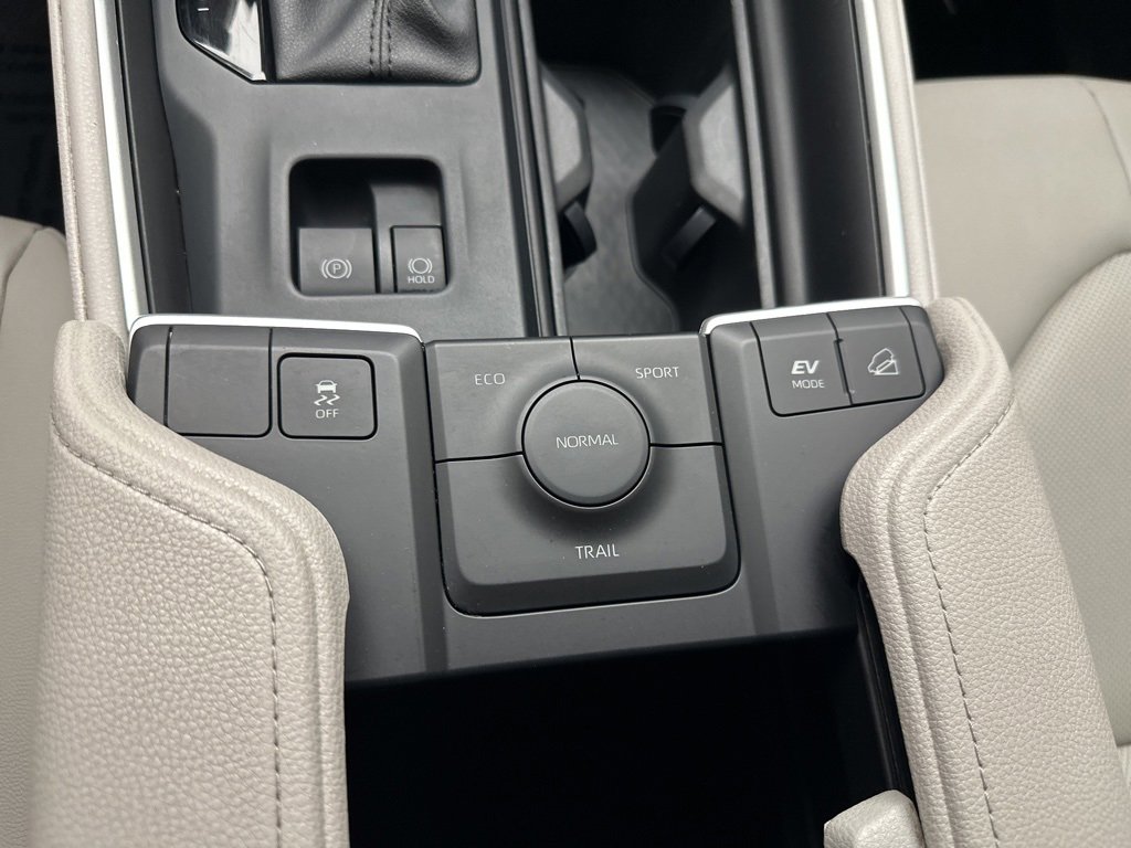 Used 2024 Toyota Grand Highlander XLE image 27